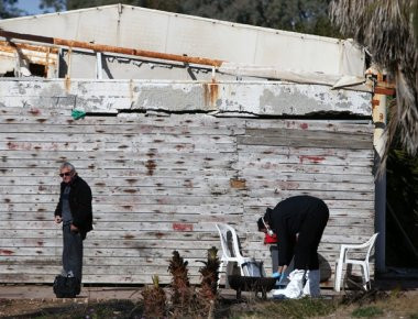 Ο άστεγος που δολοφονήθηκε με το τσεκούρι έμενε σε εγκαταλελειμμένο κλαμπ (φωτό, βίντεο) (upd)